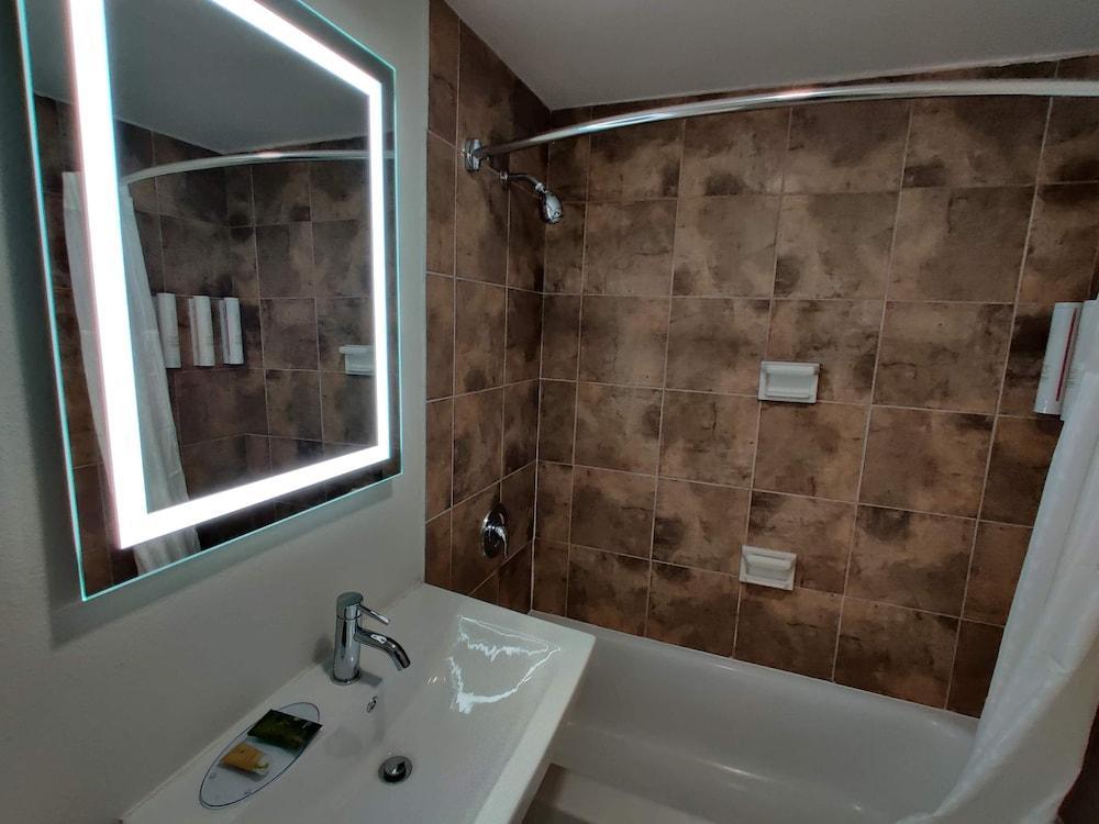 Clarion Pointe Fresno Near Yosemite Hotel Ngoại thất bức ảnh