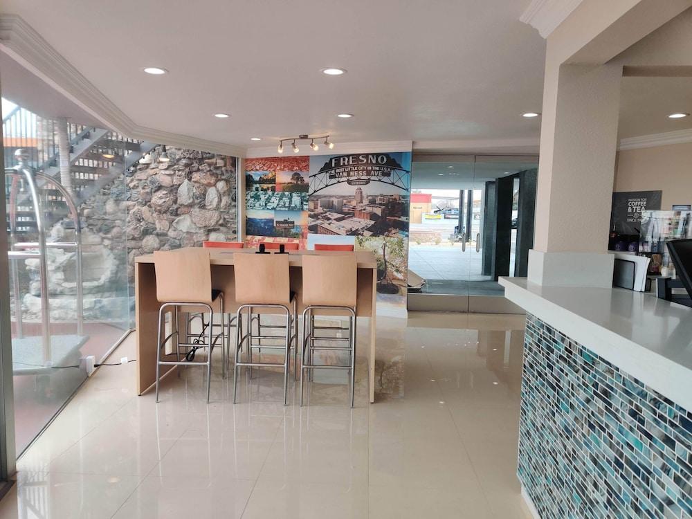 Clarion Pointe Fresno Near Yosemite Hotel Ngoại thất bức ảnh