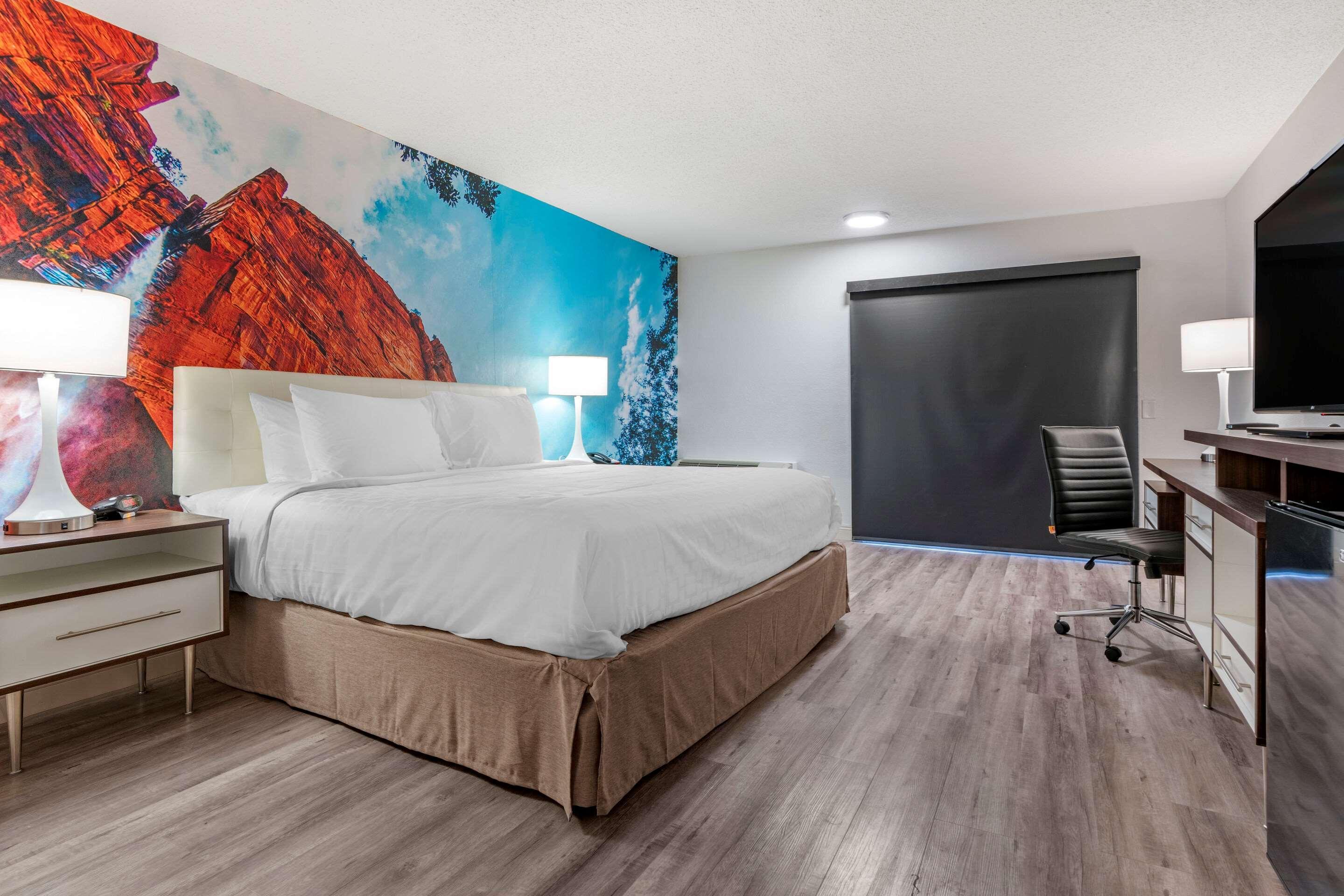 Clarion Pointe Fresno Near Yosemite Hotel Ngoại thất bức ảnh