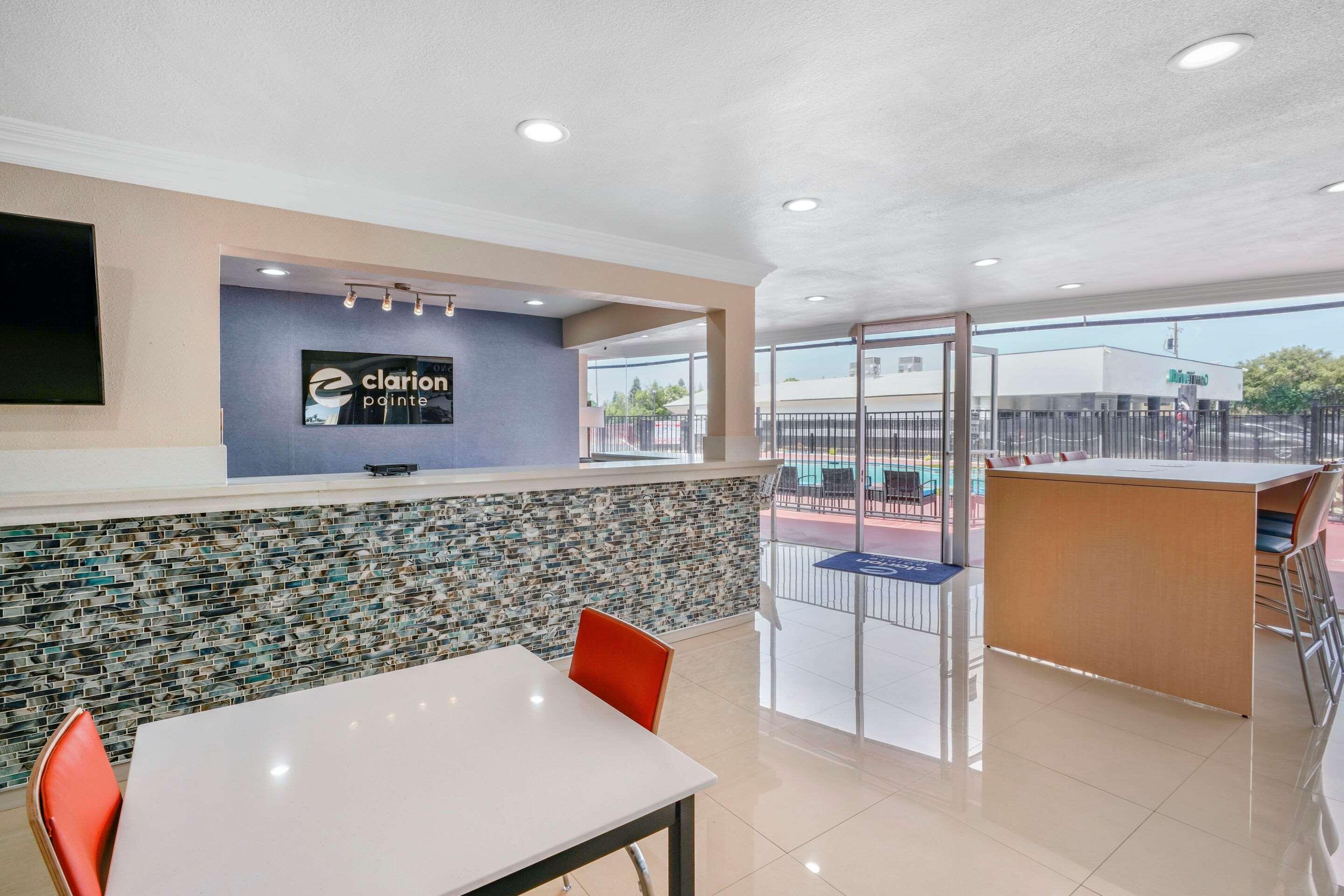 Clarion Pointe Fresno Near Yosemite Hotel Ngoại thất bức ảnh