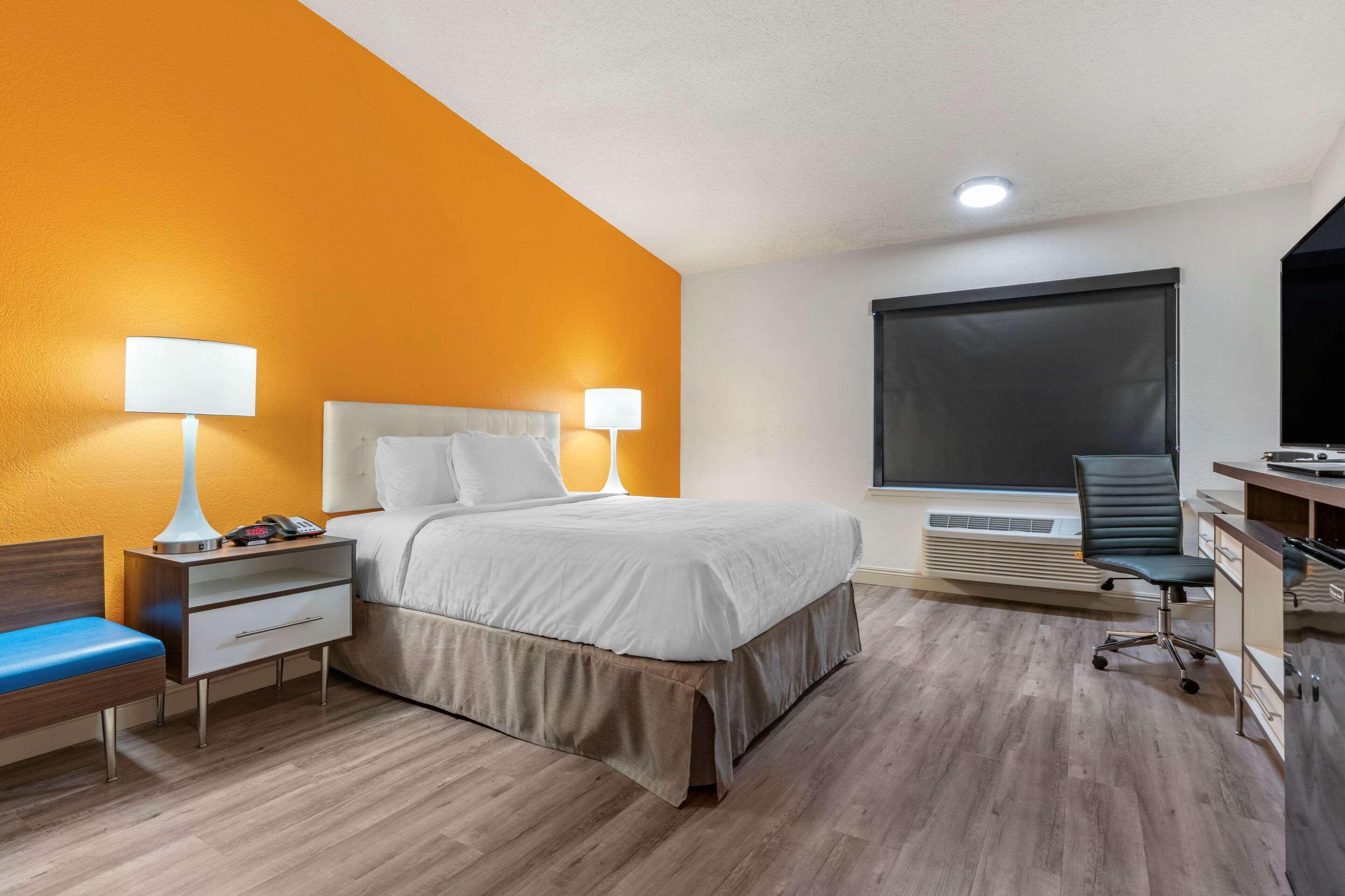 Clarion Pointe Fresno Near Yosemite Hotel Ngoại thất bức ảnh