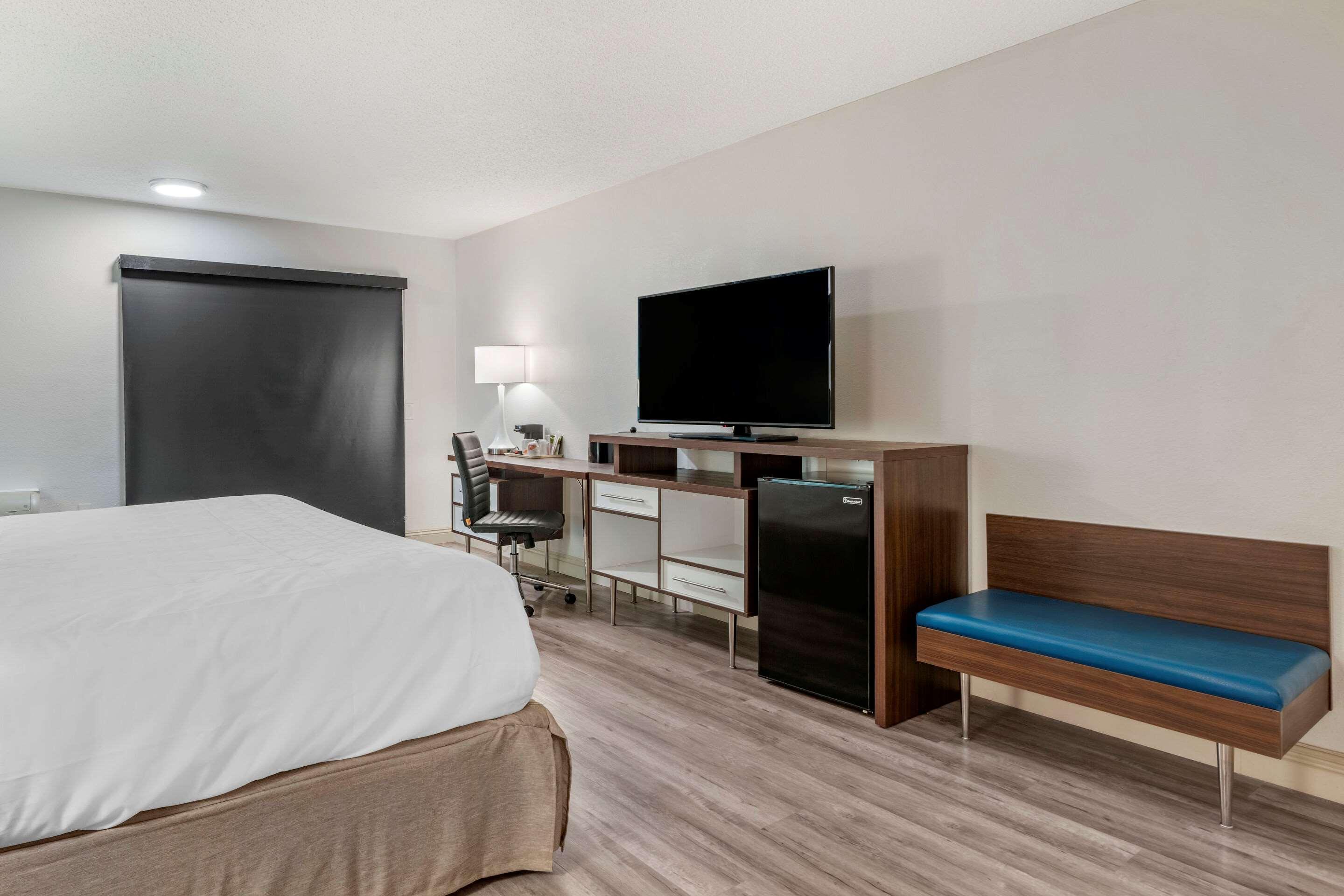 Clarion Pointe Fresno Near Yosemite Hotel Ngoại thất bức ảnh