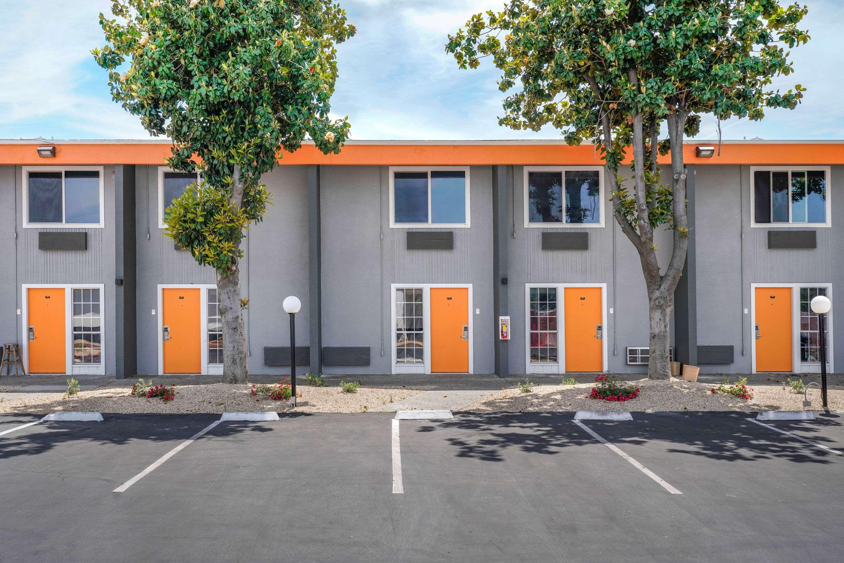 Clarion Pointe Fresno Near Yosemite Hotel Ngoại thất bức ảnh