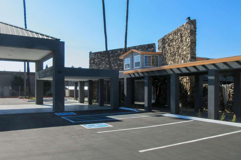Clarion Pointe Fresno Near Yosemite Hotel Ngoại thất bức ảnh